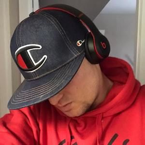 Meet your Posher, Aaron